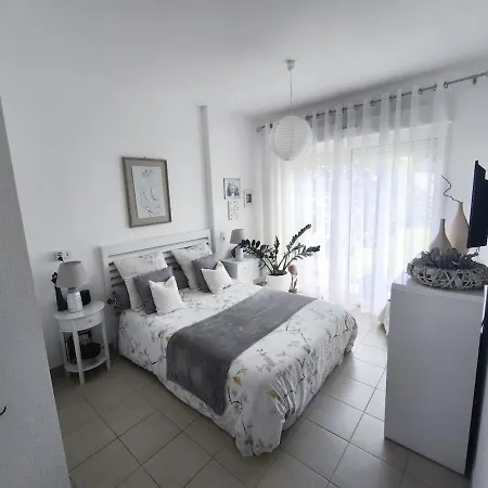 With Garden - Two Pools - Access Apartment *
