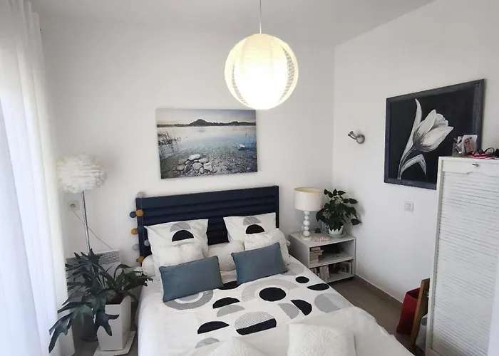 With Garden - Two Pools - Access Lejlighed *